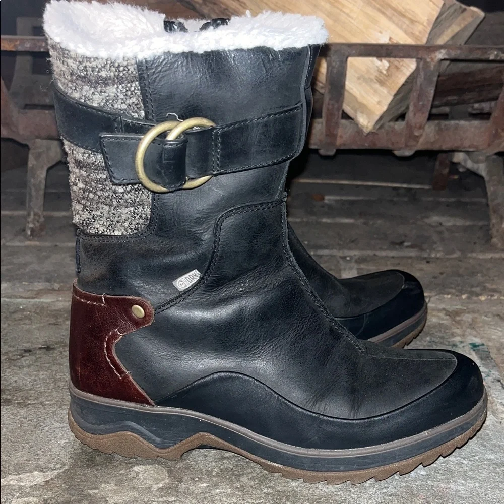 Merrell Black and Gray Winter Boots with Buckle